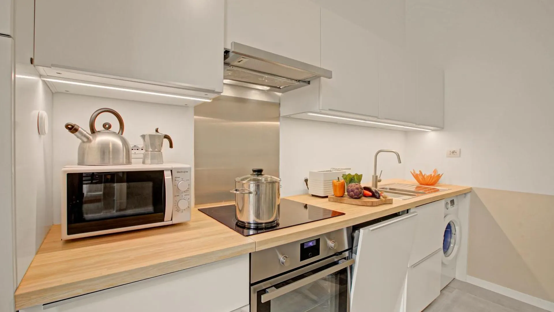 Beach & Relax With Terrace - Happy Rentals Alassio Apartment